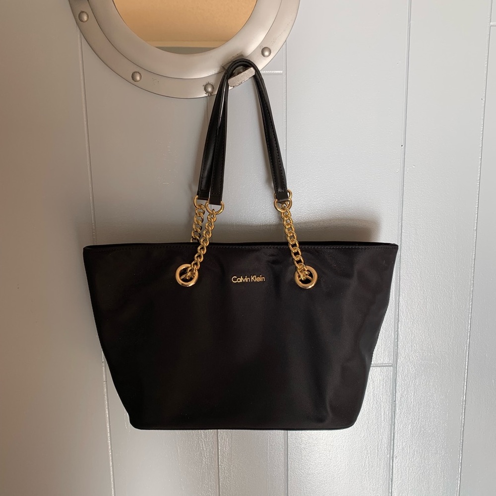 🚨RESERVED Black and Gold Calvin Klein Purse